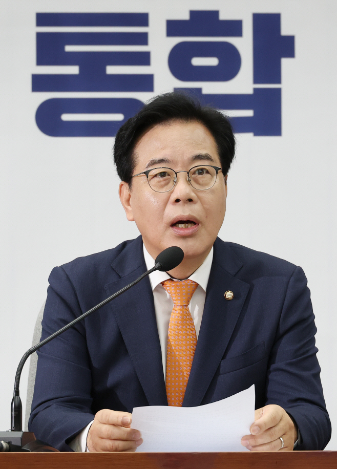 발언하는 국민의힘 송언석 원내대표<YONHAP NO-2626>