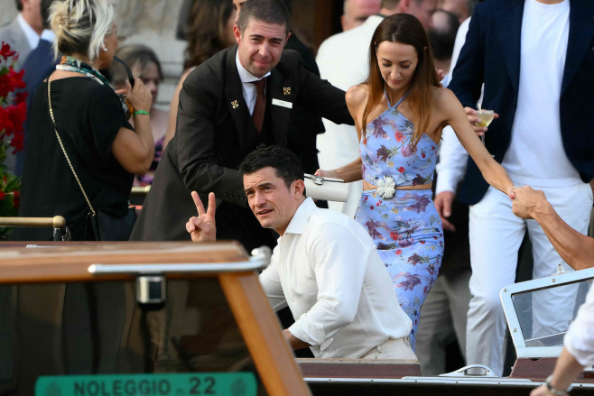 ITALY-VENICE-WEDDING-BEZOS-ARRIVALS <YONHAP NO-0567> (AFP)