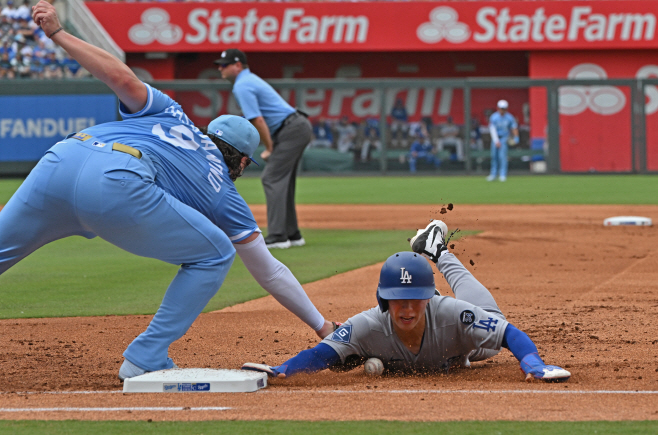 BASEBALL-MLB-KC-LAD/