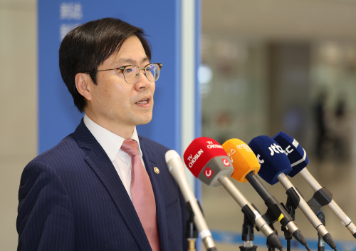 한미 통상 협상 마치고 귀국한 여한구 통상교섭...<YONHAP NO-3540>