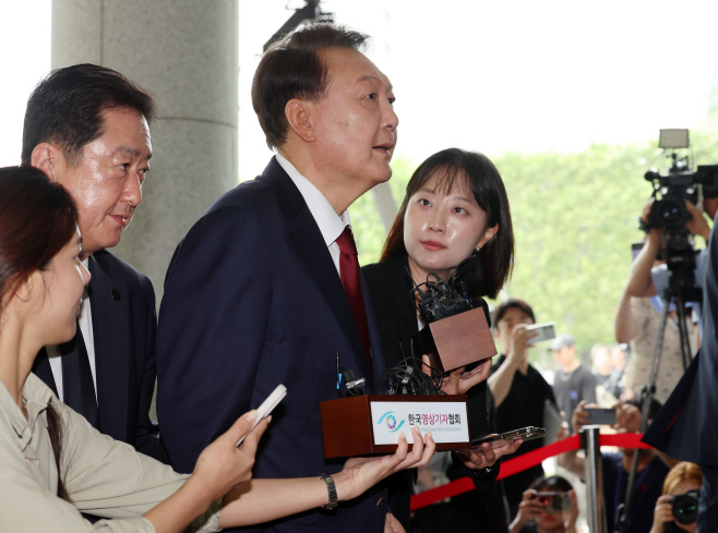 윤석열 전 대통령, 내란특검 출석<YONHAP NO-3050>