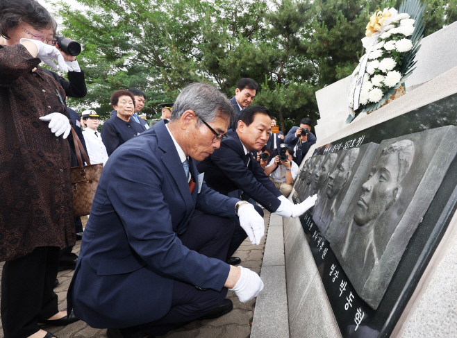 제2연평해전 승전 기념식 참석한 이두희 국방부 ...<YONHAP NO-2868>