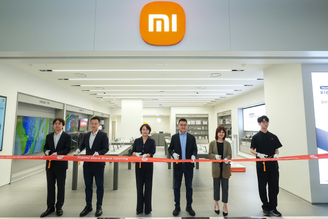 (사진1) Xiaomi 스토어 IFC몰 서울 여의도점 그랜드 오프닝 기념식