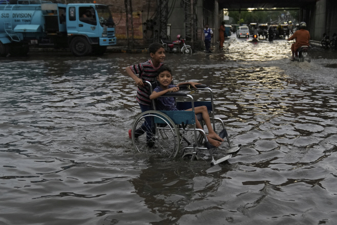 Pakistan Monsoon <YONHAP NO-3902> (AP)