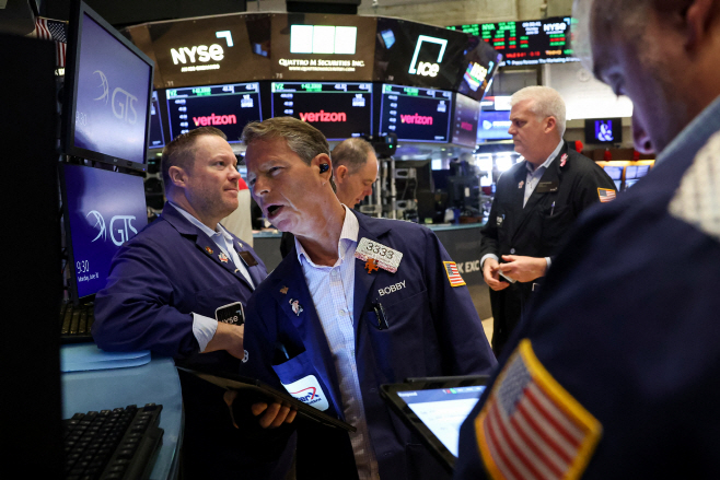 USA-STOCKS/ <YONHAP NO-0065> (REUTERS)
