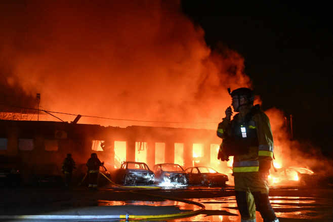 UKRAINE-CRISIS/ATTACK-ZAPORIZHZHIA <YONHAP NO-5307> (REUTERS)