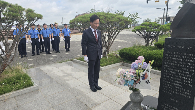 초대 정비창장 고 박경조 흉상에 참배(1)
