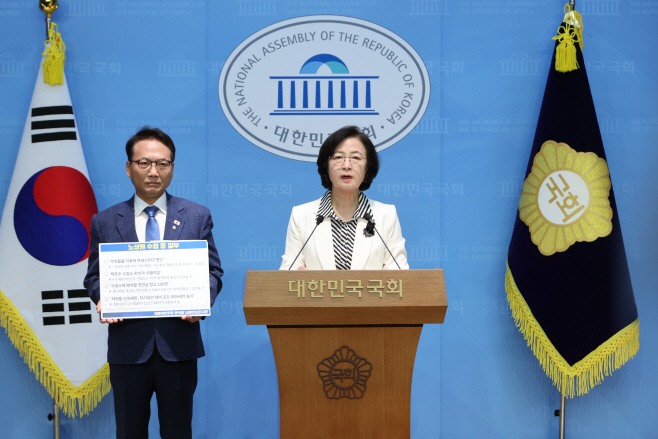 민주당, 구속 만료 앞둔 내란 혐의자 추가 기소 ...<YONHAP NO-3959>
