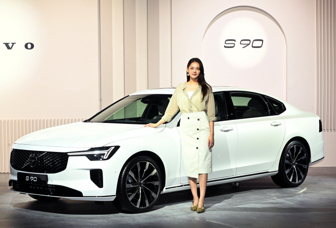 볼보 XC90 & S90 공개-4545