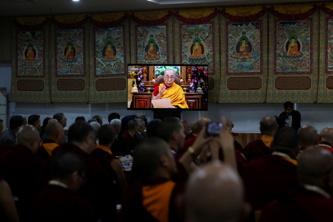 TIBET-DALAI LAMA/ <YONHAP NO-4318> (REUTERS)