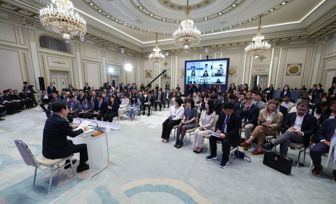 취임 30일 기자회견 갖는 이재명 대통령<YONHAP NO-2552>