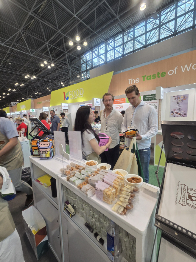 [사진4] 부스운영