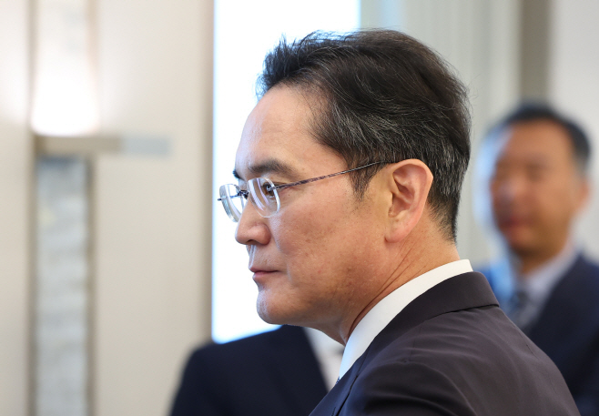 대통령 간담회 참석한 이재용 삼성전자 회장