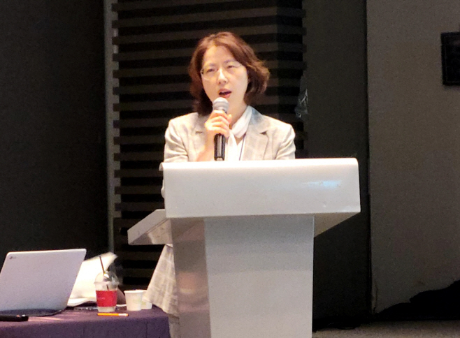 사진1. 한미옥 한강유역환경청 유역관리국장이 3일, 강원도 평창군에서 열린 2025년 한강·진위천수계 수질오염총량제 관계기관 워크숍에서 인사말을 하고 있다.