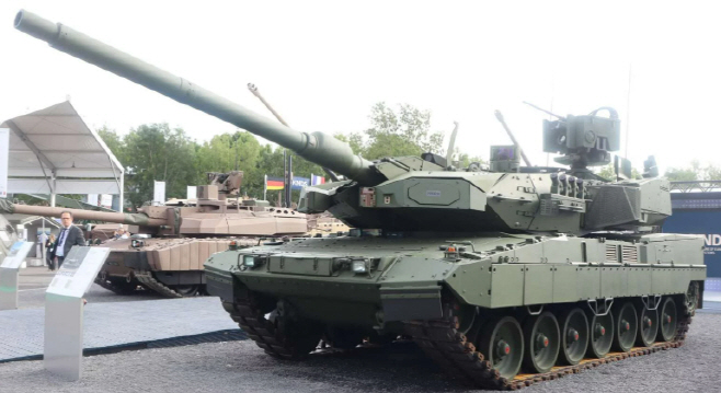 0703 Leopard 2A8 MBT