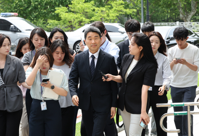 이주호, 내란특검 출석<YONHAP NO-3745>