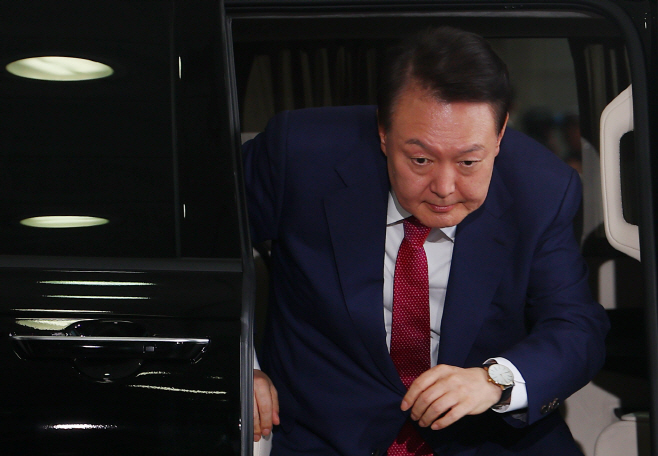 윤석열, 내란 특검 2차 출석<YONHAP NO-2663>