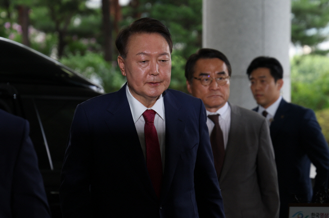 윤석열, 내란 특검 2차 출석<YONHAP NO-2753>