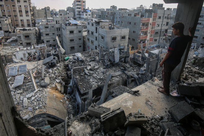 MIDEAST-GAZA CITY-AIRSTRIKE <YONHAP NO-3071> (XINHUA)