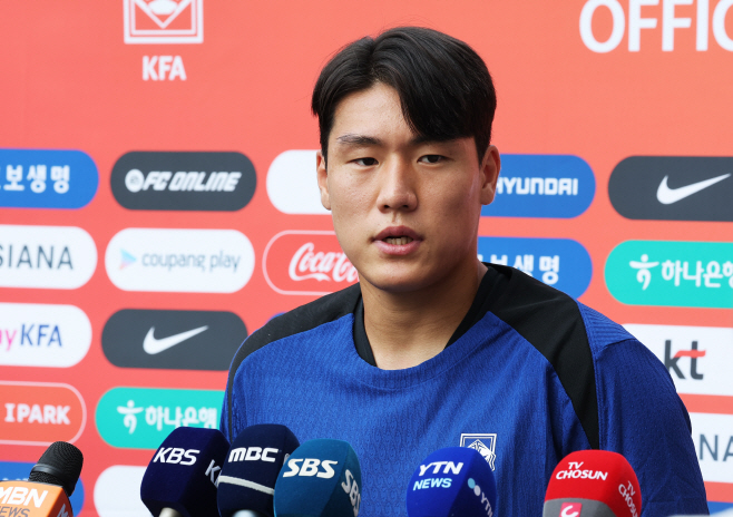 질문에 답하는 이호재