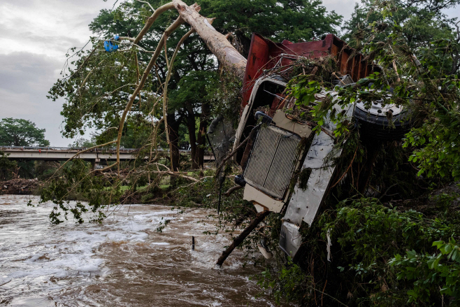 US-DEATH-TOLL-RISES-A... <YONHAP NO-2782> (Getty Images via AFP)