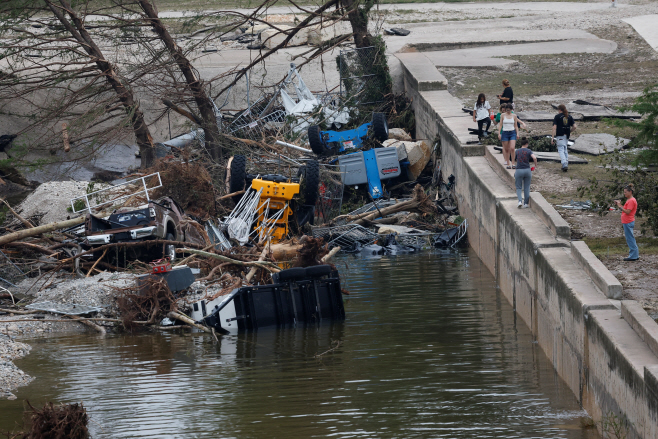 USA-WEATHER/TEXAS-FLOODING <YONHAP NO-1698> (REUTERS)