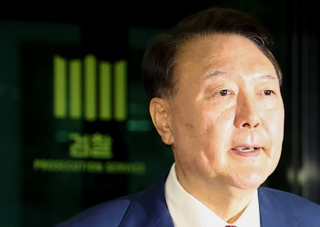 특검 조사 마치고 귀가하는 윤석열 전 대통령