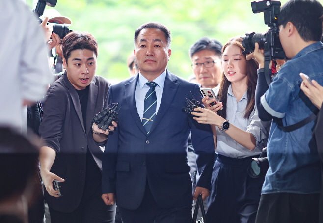 특검 출석하는 김계환 전 해병대사령관<YONHAP NO-2434>