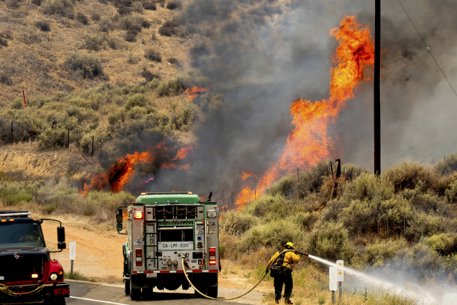 APTOPIX California Wildfires <YONHAP NO-2112> (AP)