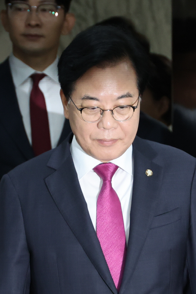 원내대책회의 참석하는 송언석 비대위원장<YONHAP NO-2001>