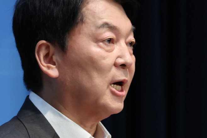 혁신위 거부, 전대 출마 의사 밝히는 안철수 의원<YONHAP NO-2683>
