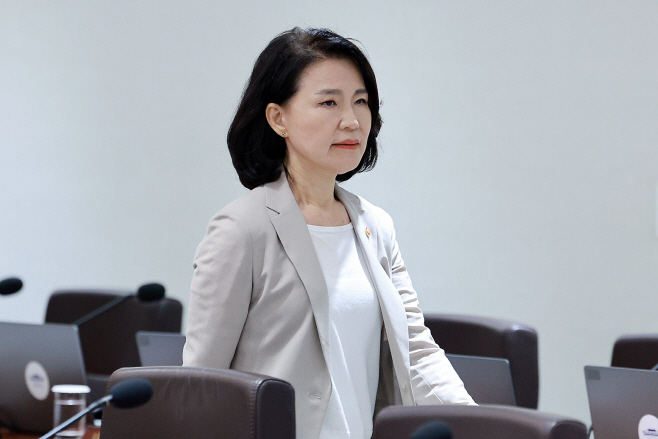 국무회의 참석한 이진숙 방통위원장<YONHAP NO-2198>