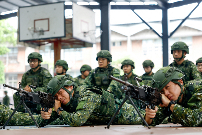 TAIWAN-DEFENCE/ <YONHAP NO-3951> (REUTERS)