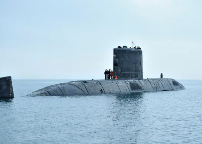 0710 카나다 Victoria-class submarines