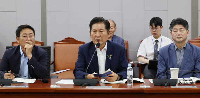 발언하는 정청래 의원<YONHAP NO-3283>