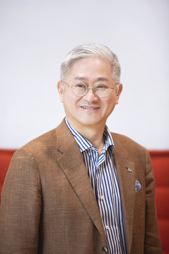 [아모레퍼시픽 그룹] 서경배 회장