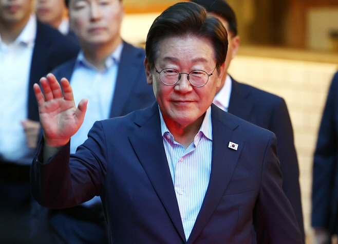 외식 마친 이재명 대통령