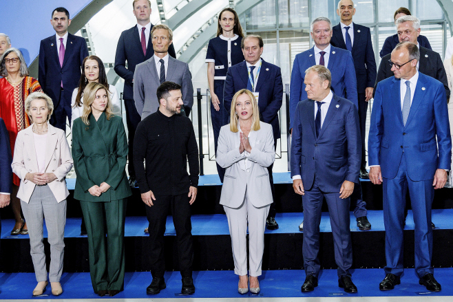CORRECTION Italy Ukraine Recovery Confe... <YONHAP NO-3811> (AP)