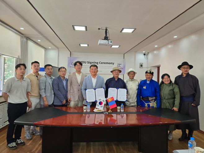 (재)예천문화관광재단, 몽골자연문화유산보호재단과 활쏘기 문화 및 UNESCO 인류무형문화유산 공동등재를 위한 MOU 체결 (2)