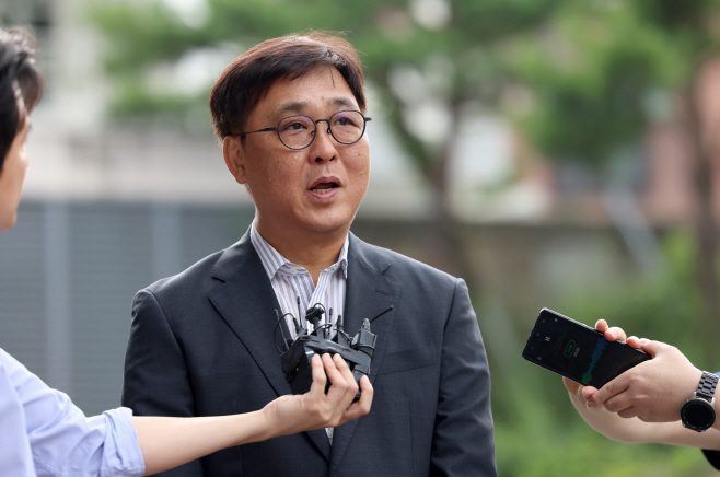 20250714-최휘영 장관 후보자 첫 출근06