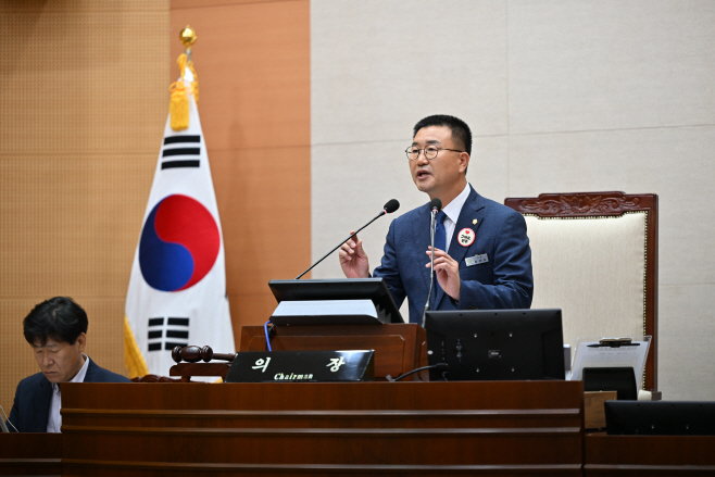 유의식의장개회사