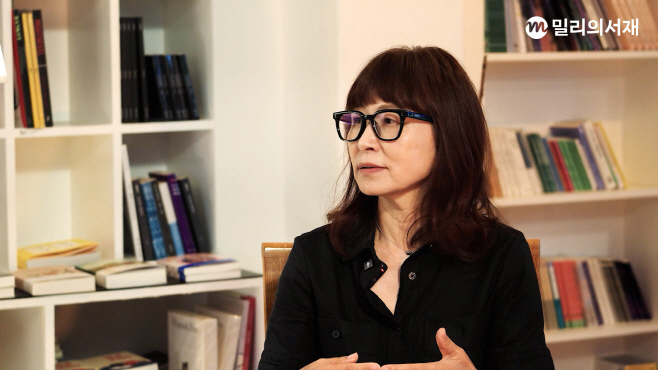 kt밀리의서재 문학감상회 은희경 작가 '새의 선물'편 스킬컷