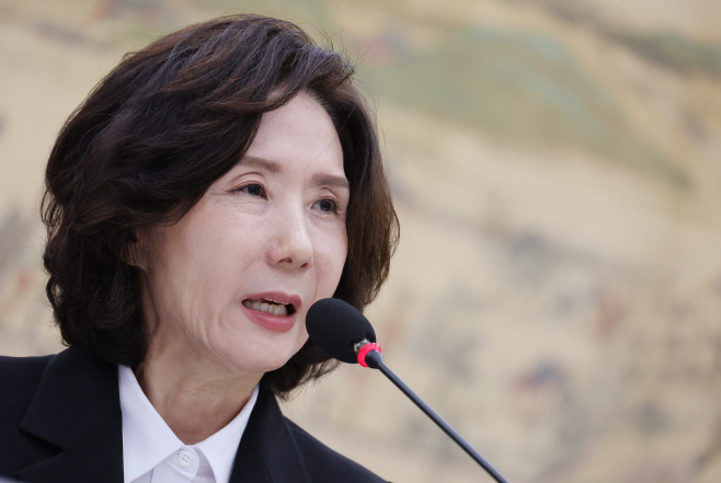 오후 질의 답변하는 이진숙 후보자<YONHAP NO-3396>