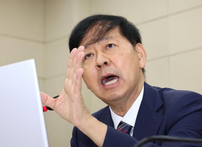 적극적으로 답변하는 구윤철 기재부 장관 후보자<YONHAP NO-4371>