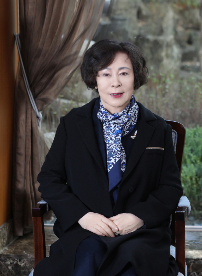 [롯데재단] 신영자 의장 프로필 사진 2 (1)