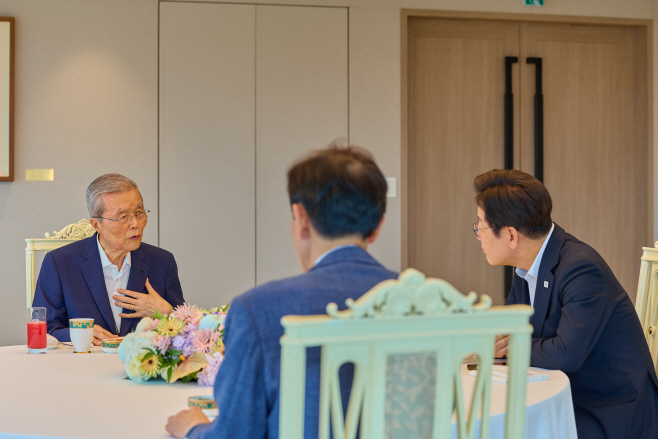 이재명 대통령, 김종인 전 비대위원장과 오찬 회동