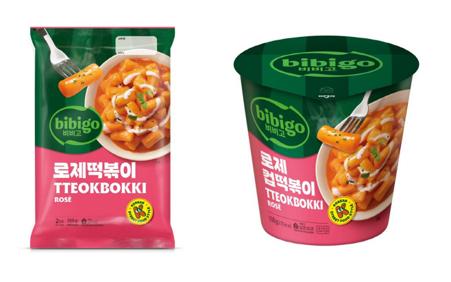 [CJ제일제당 사진자료] 비비고 로제떡볶이 파우치(좌), 컵(우)