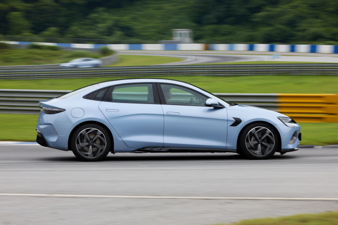 BYD SEAL MEDIA TRACK DAY (3)
