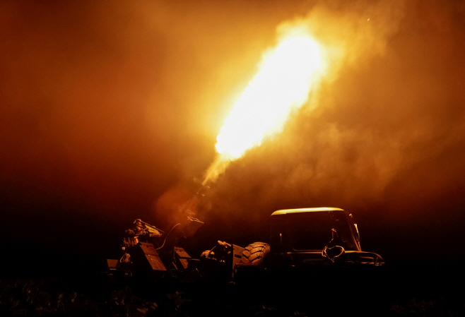 UKRAINE-CRISIS/DEFENCE-WEAPONS TES... <YONHAP NO-0965> (REUTERS)