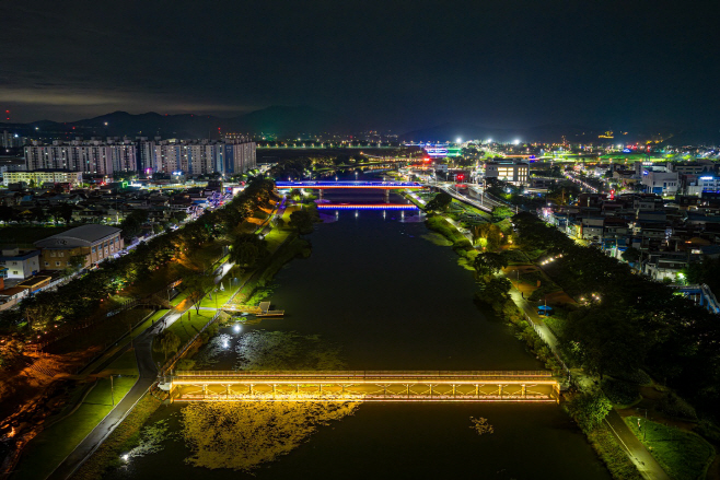 2025년 동천 야광 축제 동천 야간 경관